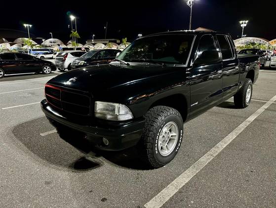 DODGE DAKOTA 5.2 SPORT 4X2 CD V8 16V GASOLINA 4P AUTOMÁTICO